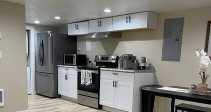 Cozy 2 bedroom Mainstreet Stay