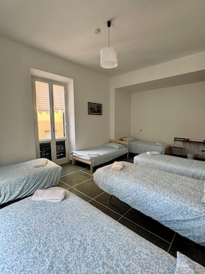 Club Room, City View | Desk, laptop workspace, free WiFi