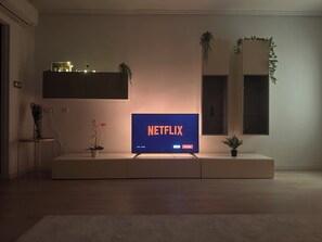 Interior - Cabañal Beach House - 10 min to ocean, FastWifi, SmartTV, AC (València)