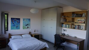 1 bedroom, desk, iron/ironing board, WiFi