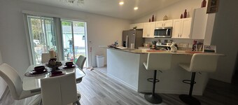 Charming 3-bedroom house in serene Eustis with POOL! Mins to Downtown MT. DORA.