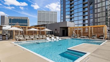 AuĂenpool, Cabañas (kostenlos), LiegestĂŒhle