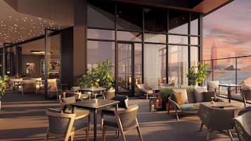 供应早餐、午餐和晚餐