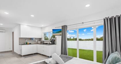 Apt W/patio, Balcony & Mini-golf