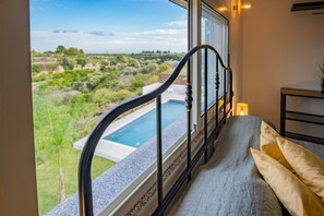 4 bedrooms, iron/ironing board, travel cot, free WiFi