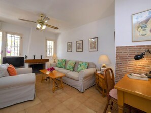 Bungalow, 4 Schlafzimmer, Terrasse | Wohnbereich