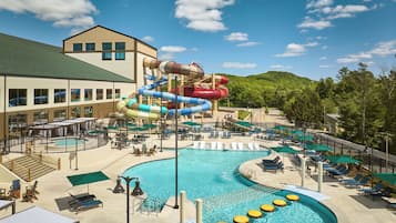 4 Innenpools, Außenpool (je nach Saison geöffnet)