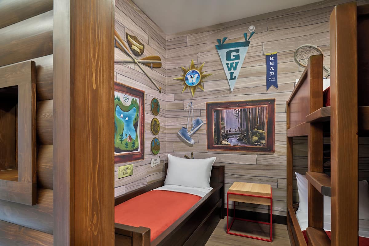 Kid Cabin Suite