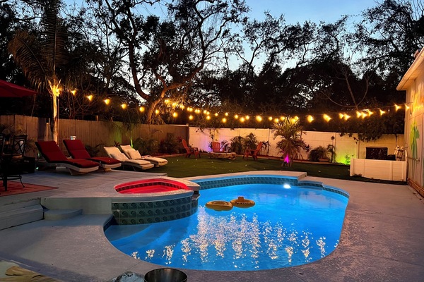 Piscina a l'aire lliure i piscina climatitzada