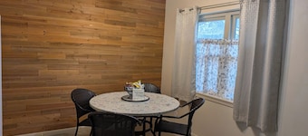 3-bedroom Home away from home while in Rockdale A