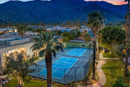 Terrain de tennis