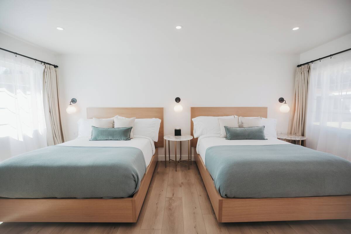 Betten mit Memory-Foam-Matratzen, kostenloses WLAN