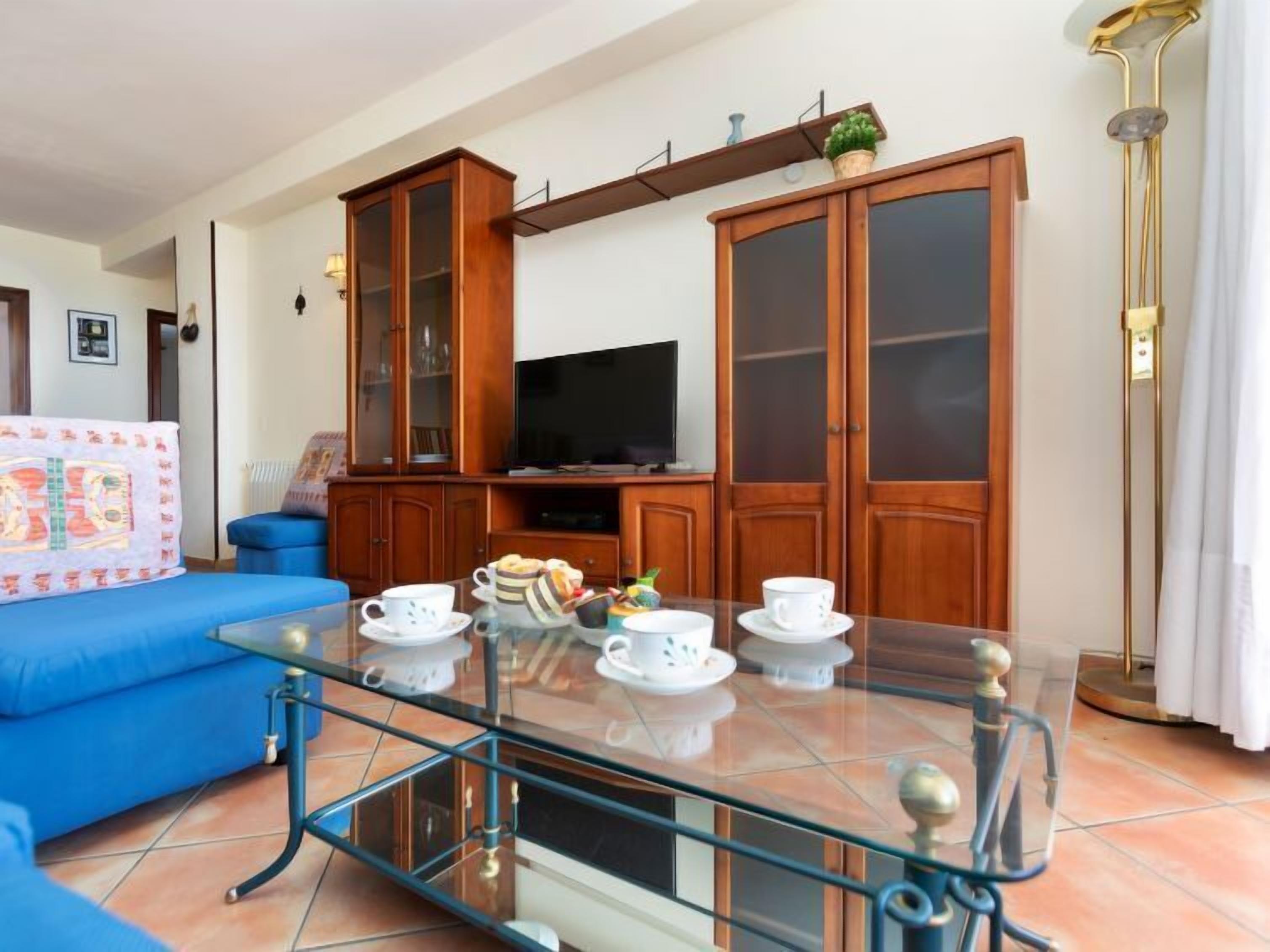 House, 3 Bedrooms | Ruang tamu