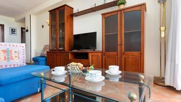 House, 3 Bedrooms | Ruang tamu