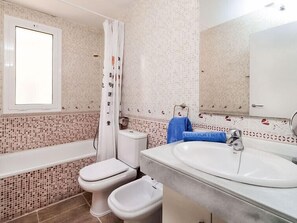Casa, 4 habitaciones, Terraza | Baño