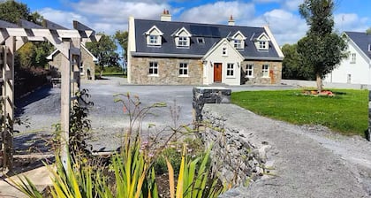 Peaceful country home, spacious and warm, family friendly