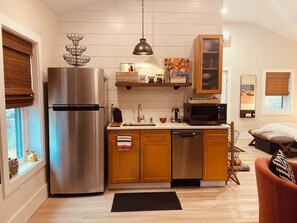 Kühlschrank, Mikrowelle, Geschirrspüler