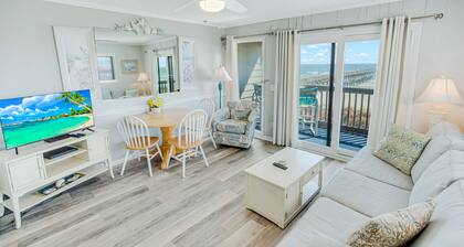 Cozy Oceanfront Condo Cherry Grove