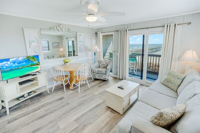 Cozy Oceanfront Condo Cherry Grove