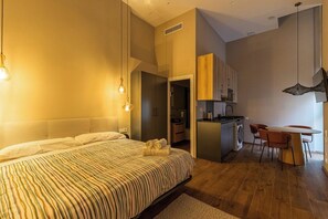 1 habitación, tabla de planchar con plancha, wifi y ropa de cama 