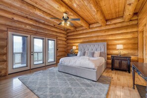 House (6 Bedrooms) | Interior