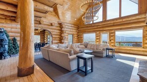 Interior - Sleeps 21 Luxury Cabin w/ Panoramic View, Hot Tub, Game Room Pinnacle Chalet (Gatlinburg)