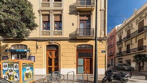 Unclassified image, 2 of 21, button - Premium Suite by the Turia River 1 (Valencia)