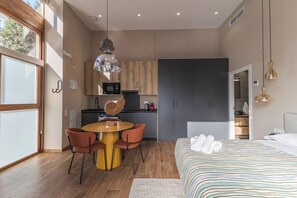 1 slaapkamer, een strijkplank/strijkijzer, wifi, beddengoed