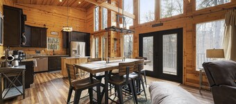 Cozy Family Cabin Between Gatlinburg & Pigeon Forge