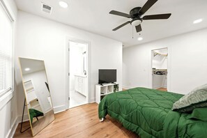 3 quartos, escrivaninha, Wi-Fi, roupa de cama