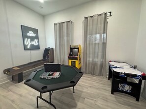 Games room - Fiesta House  3-bedroom house in Historic Downtown San Antonio (San Antonio)
