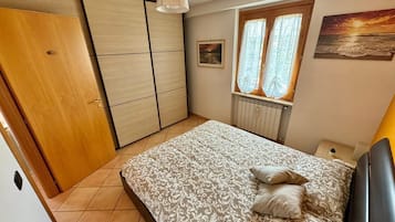 1 Schlafzimmer, BĂŒgeleisen/BĂŒgelbrett, Reisekinderbett, kostenloses WLAN
