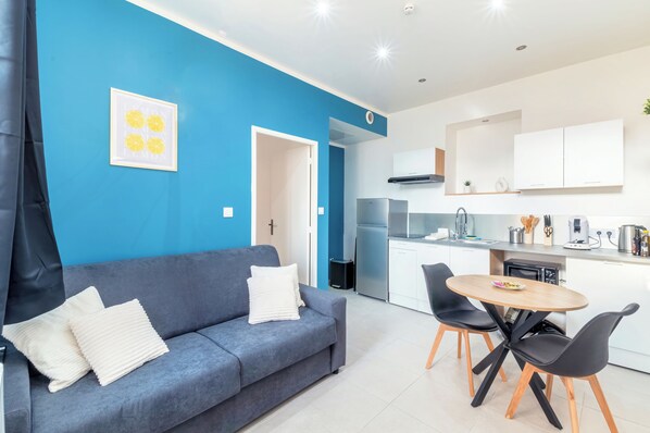 Smart TV - Lovely T2 apartment in a residence with air conditioning. (Villeurbanne)