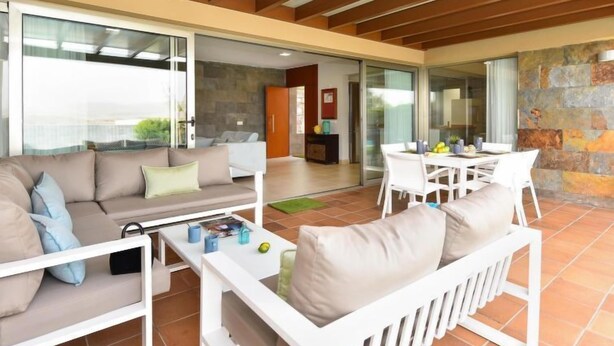 Vila, 4 kamar tidur, teras | Tempat makan outdoor
