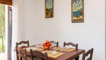 House, 3 Bedrooms | Dining