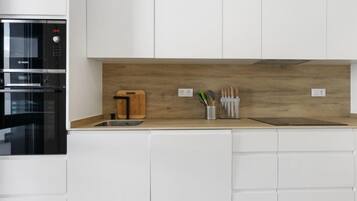 House, 3 Bedrooms, Terrace | Private kitchen