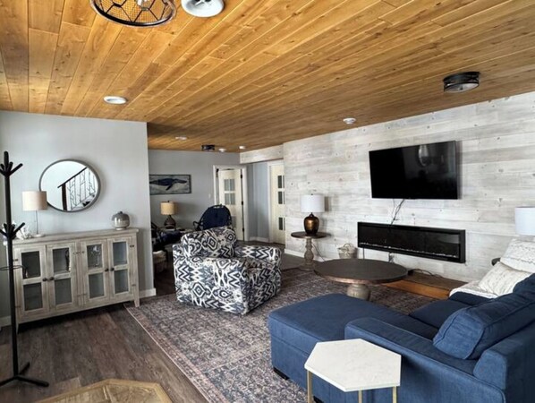 スマートテレビ、暖炉