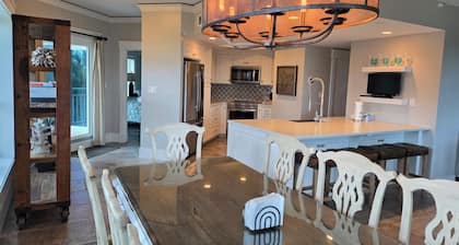 108 Windsor Place - Quiet Private Spacious Upscale Direct Oceanfront Condo