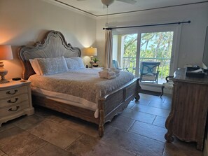 3 habitaciones, tabla de planchar con plancha, cuna de viaje y wifi 