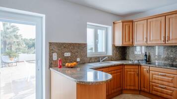 Casa, diversos dormitoris, terrassa | Cuina privada