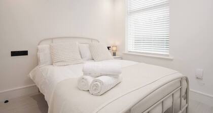 Near Anfield | SofaBed & Mini Fridge | Parking