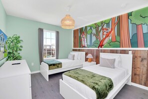 Iron/ironing board, travel crib, WiFi, bed sheets