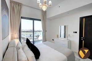 1 slaapkamer, een bureau, een strijkplank/strijkijzer, wifi