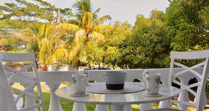 Serene Getaway-Charming 2-BR apartment with AC, WIFI in delightful Montego Bay