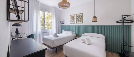 4 soverom, strykejern/-brett, wi-fi (inkludert) og sengetøy