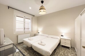 3 chambres, fer et planche à repasser, Wi-Fi gratuit, draps fournis