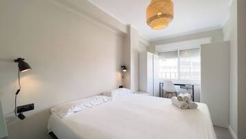 3 dormitorios, tabla de planchar con plancha, wifi gratis y ropa de cama