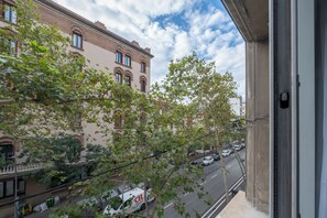 Interior - TRAV2-1 · 4h - Four Bedroom Apartment, Sleeps 6 (Barcelona)