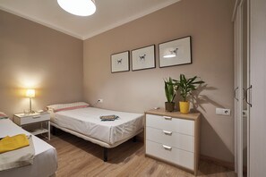 3 bedrooms, iron/ironing board, free WiFi, bed sheets