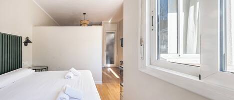 Iron/ironing board, free WiFi, bed sheets